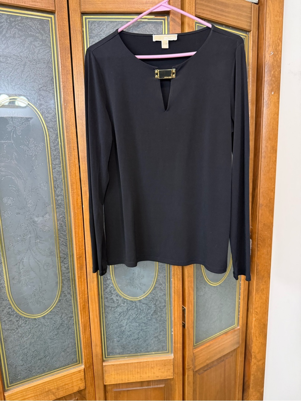 Black Long-Sleeve Keyhole Top with Gold Accent Michael Kors EUC